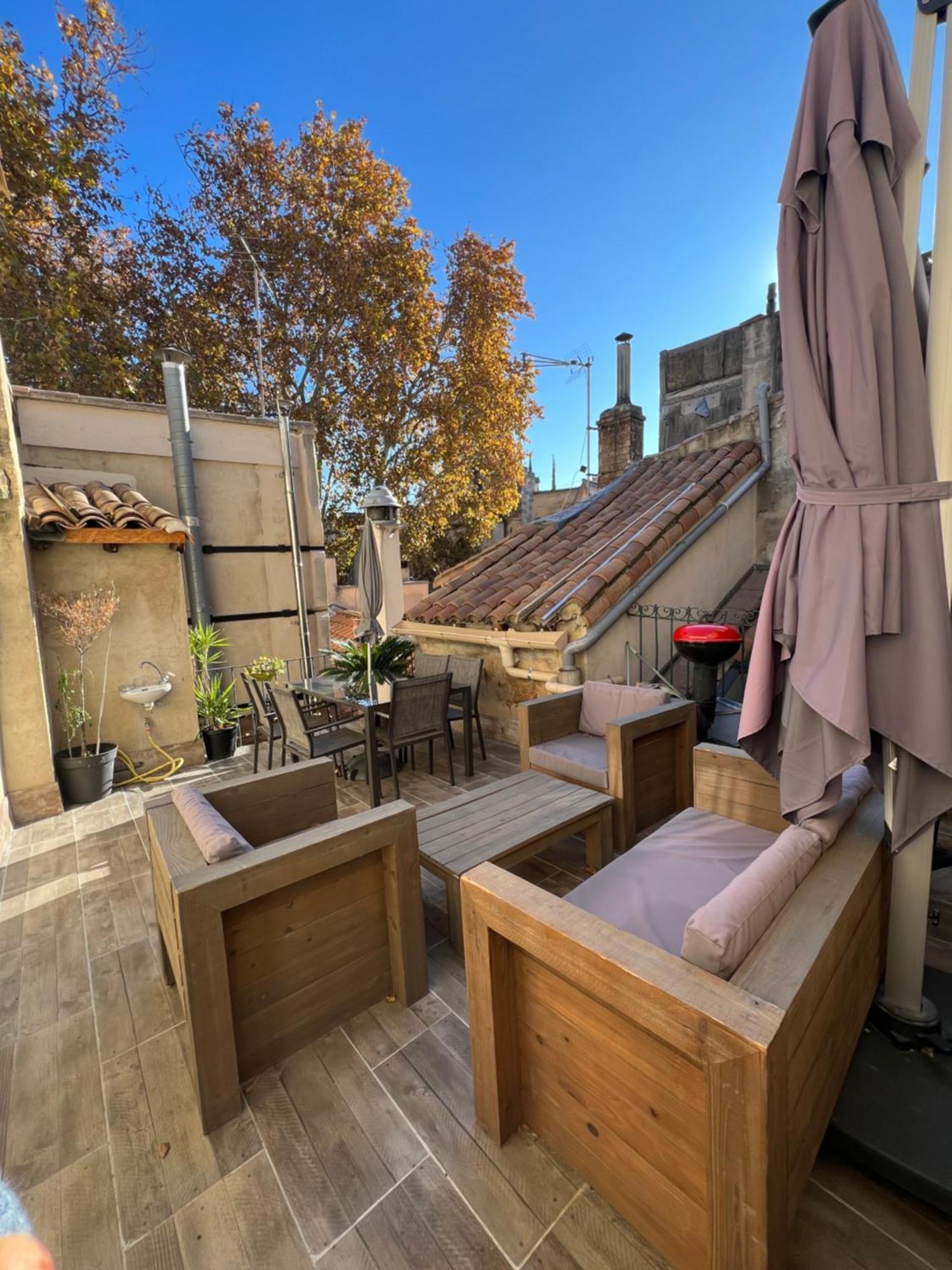 Renove, Vue Sur Palais Des Papes, Terrasse Et Wifi Troisieme Etage Apartamento Avinhão Exterior foto