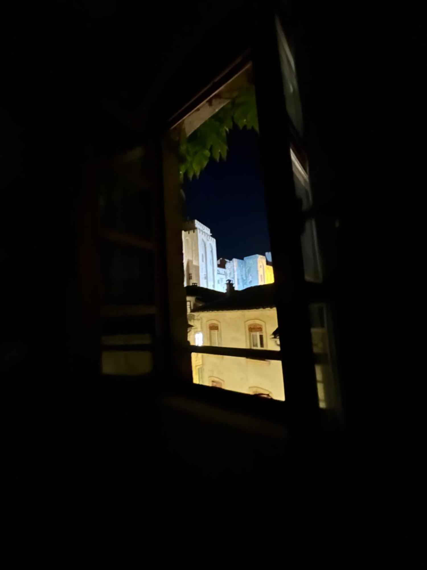 Renove, Vue Sur Palais Des Papes, Terrasse Et Wifi Troisieme Etage Apartamento Avinhão Exterior foto